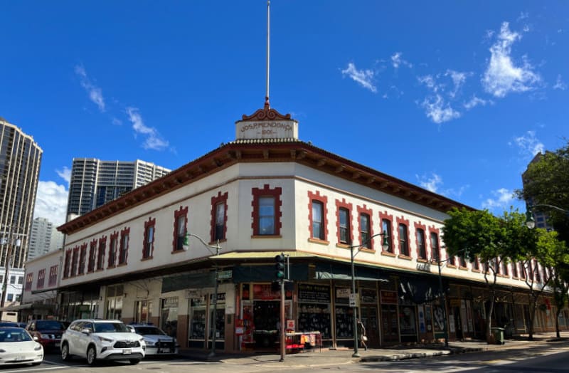 Mendoza building Chinatown Honolulu